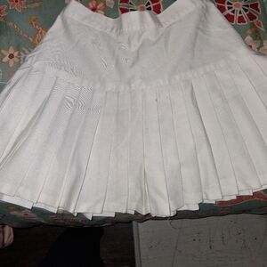 Mary McFadden White Pleated Mini Skirt